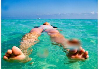 Miamism Fridays – relaxing in the ocean